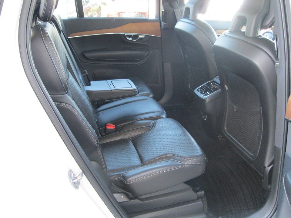 Volvo XC90 7-Sitzer/Luftfahrwerk/Std.hzg. Volvo XC90 7-Sitzer/Luftfahrwerk/Std.hzg.