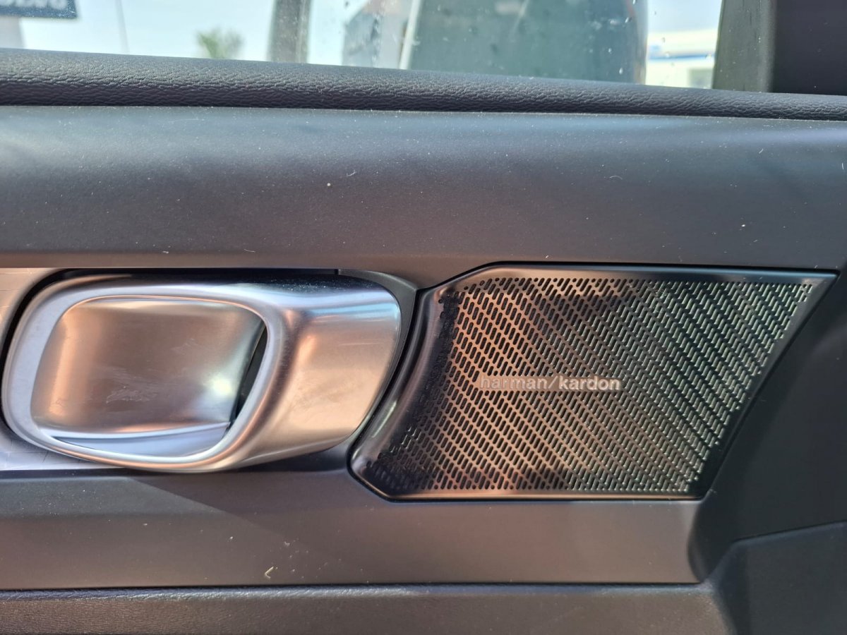 Volvo XC40 XC40 T4 FWD Momentum Pro Volvo XC40 XC40 T4 FWD Momentum Pro