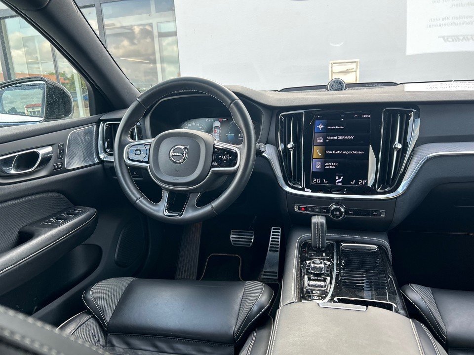 Volvo V60 T8 R-Design T8 R-Design Volvo V60 T8 R-Design T8 R-Design