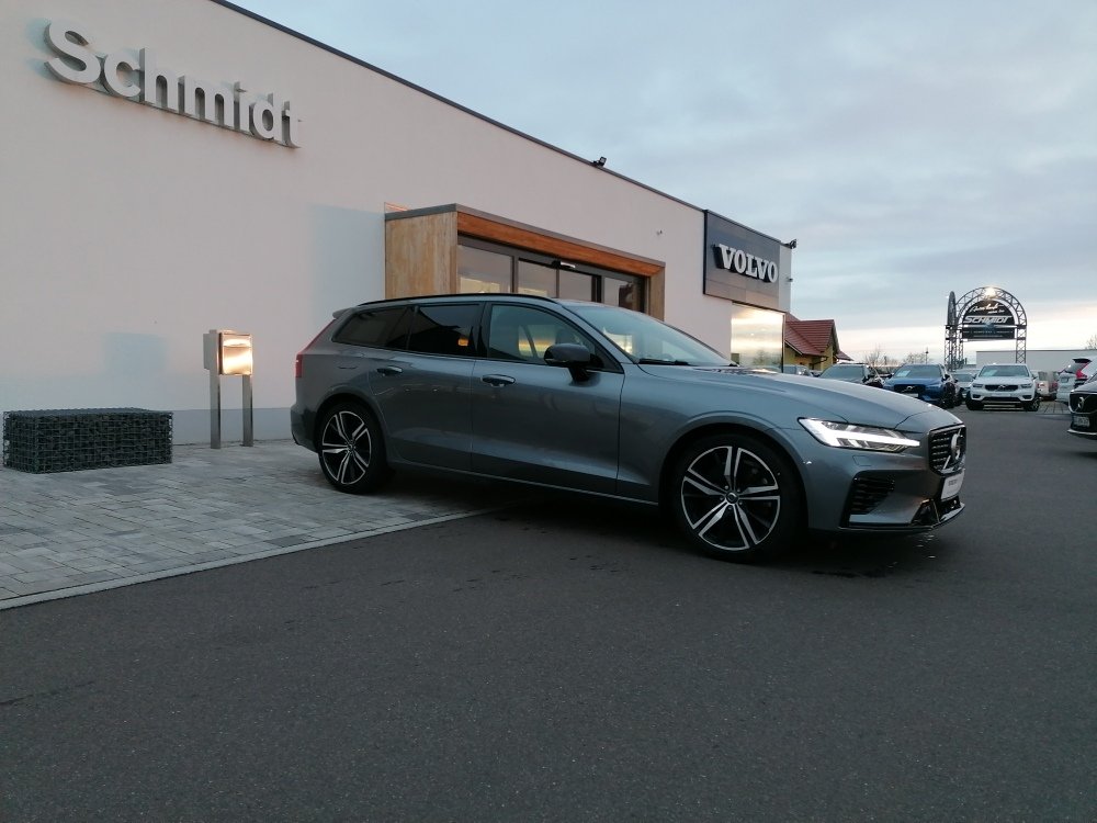 Volvo V60 T8 AWD R-Design V60 T8 AWD R-Design Volvo V60 T8 AWD R-Design V60 T8 AWD R-Design