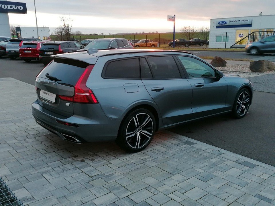 Volvo V60 T8 AWD R-Design V60 T8 AWD R-Design Volvo V60 T8 AWD R-Design V60 T8 AWD R-Design