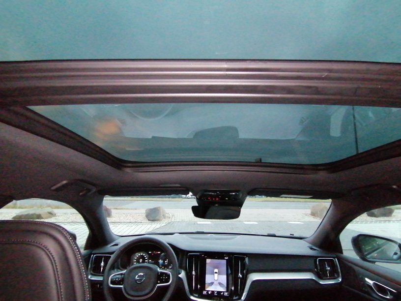 Volvo V60 T8 AWD R-Design V60 T8 AWD R-Design Volvo V60 T8 AWD R-Design V60 T8 AWD R-Design