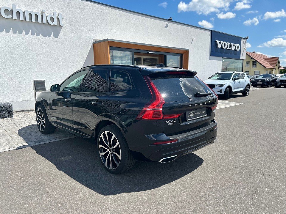 Volvo XC60 R Design AWD / Bowers / Massagesitze / Head-Up Volvo XC60 R Design AWD / Bowers / Massagesitze / Head-Up