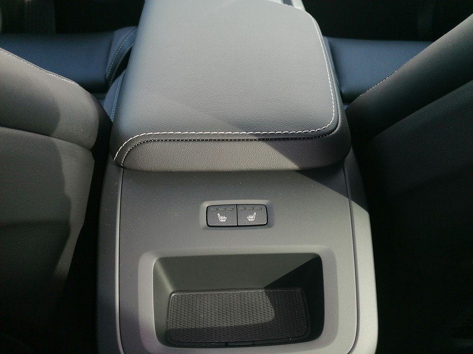Volvo XC60 B4 Benzin Plus Dark XC60 B4 Benzin Plus Dark Volvo XC60 B4 Benzin Plus Dark XC60 B4 Benzin Plus Dark