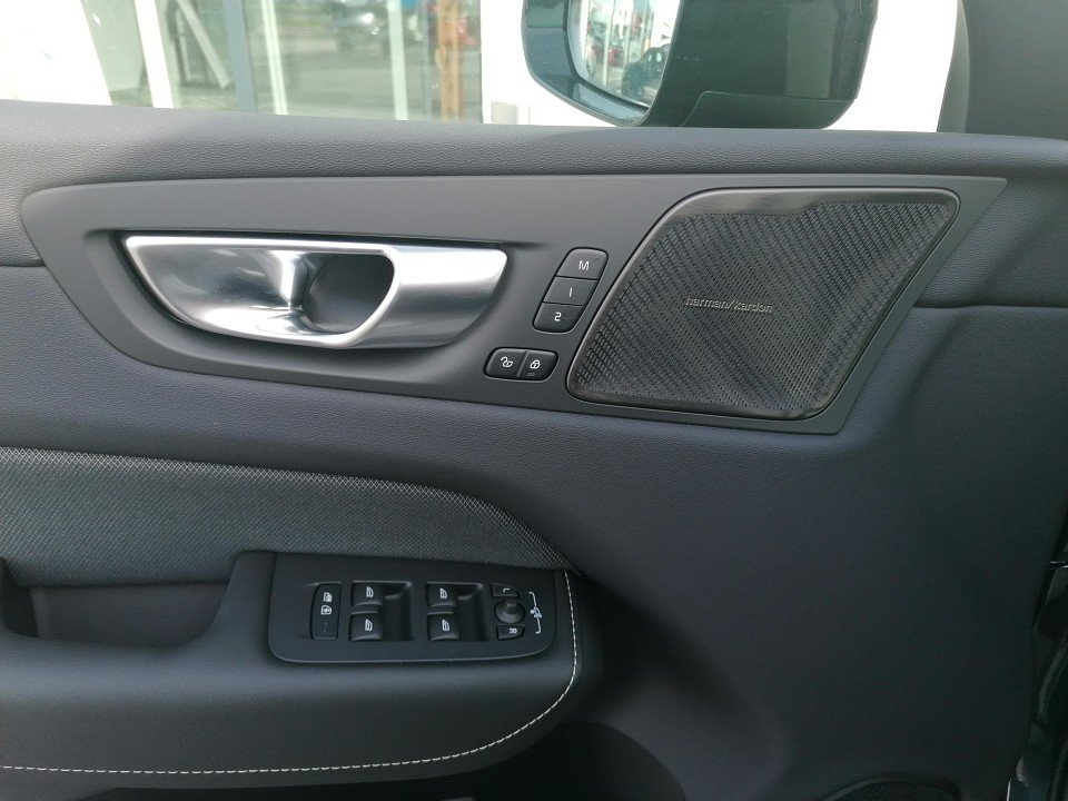 Volvo XC60 B4 Benzin Plus Dark XC60 B4 Benzin Plus Dark Volvo XC60 B4 Benzin Plus Dark XC60 B4 Benzin Plus Dark