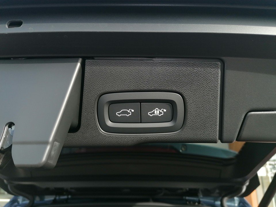 Volvo XC60 B4 Benzin Plus Dark XC60 B4 Benzin Plus Dark Volvo XC60 B4 Benzin Plus Dark XC60 B4 Benzin Plus Dark