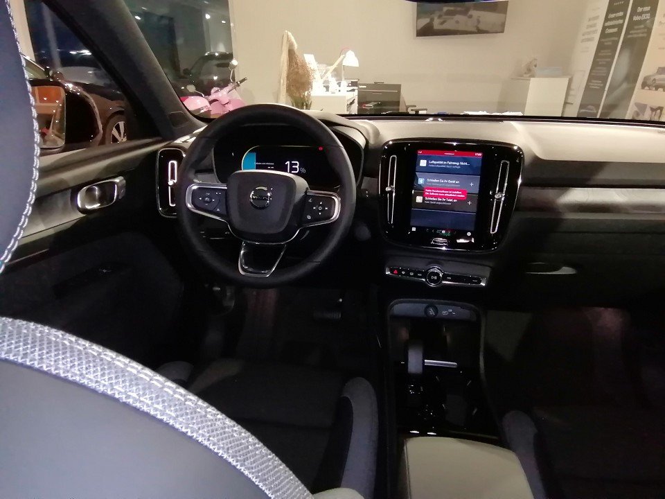 Volvo XC40 Recharge Single RWD Plus XC40 Recharge Single RWD Plus Volvo XC40 Recharge Single RWD Plus XC40 Recharge Single RWD Plus