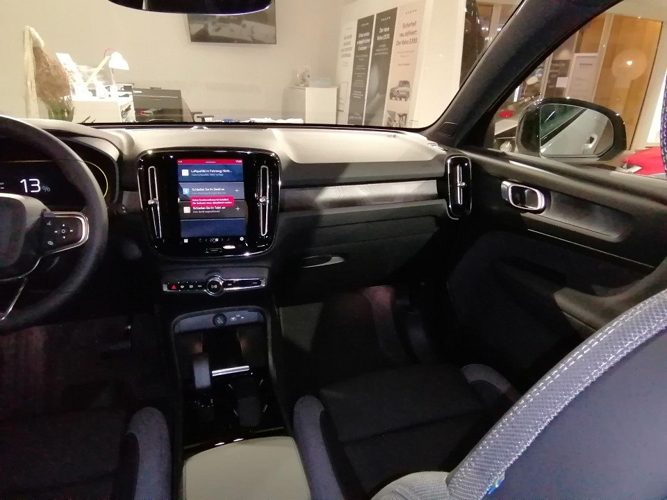Volvo XC40 Recharge Single RWD Plus XC40 Recharge Single RWD Plus Volvo XC40 Recharge Single RWD Plus XC40 Recharge Single RWD Plus