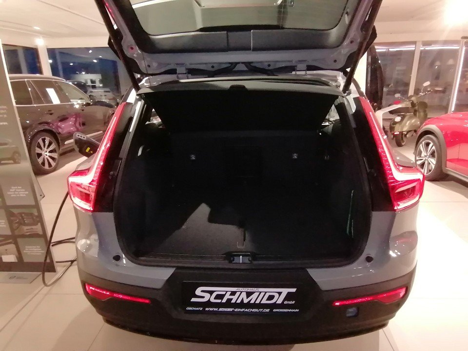 Volvo XC40 Recharge Single RWD Plus XC40 Recharge Single RWD Plus Volvo XC40 Recharge Single RWD Plus XC40 Recharge Single RWD Plus