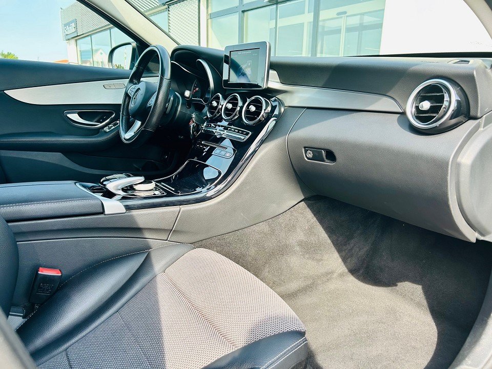 Mercedes-Benz C 200 C 200 T 4Matic (205.243) Mercedes-Benz C 200 C 200 T 4Matic (205.243)