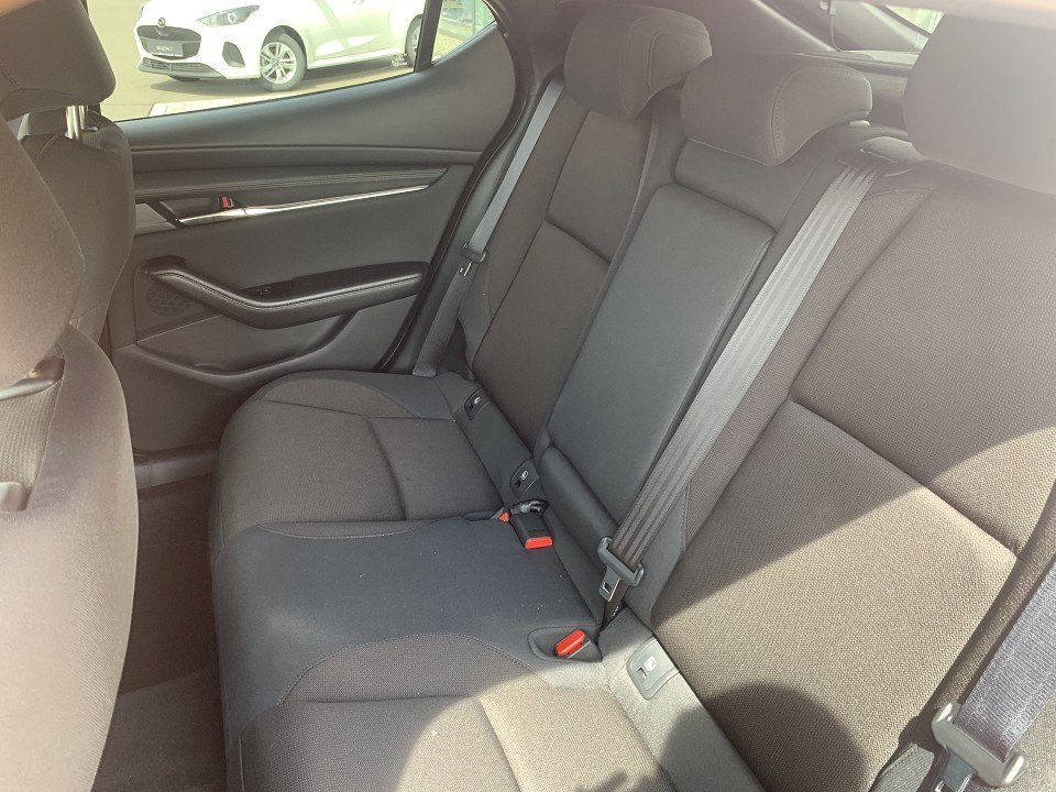 Mazda 3 2.5L e-SKYACTIV G 140ps Mazda 3 2.5L e-SKYACTIV G 140ps