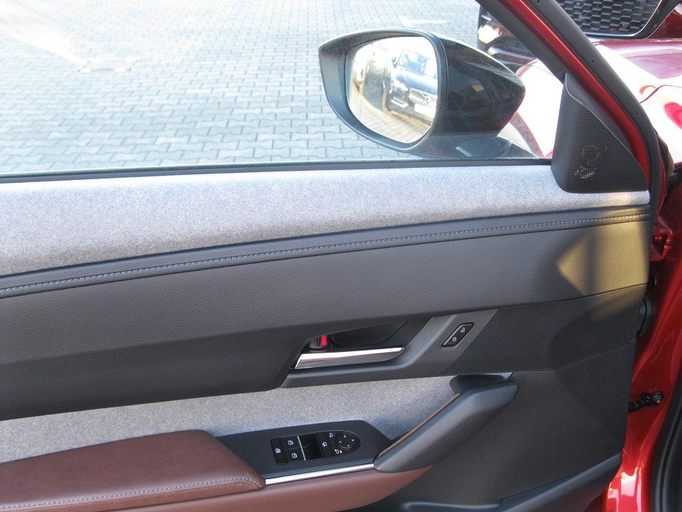 Mazda MX-30 e-SKYACTIV R-EV Mazda MX-30 e-SKYACTIV R-EV