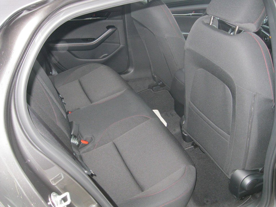 Mazda 3 2.5L e-SKYACTIV G 140ps Mazda 3 2.5L e-SKYACTIV G 140ps