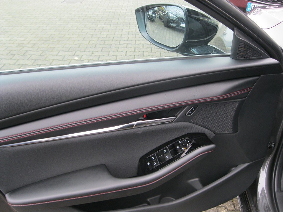 Mazda 3 2.5L e-SKYACTIV G 140ps Mazda 3 2.5L e-SKYACTIV G 140ps