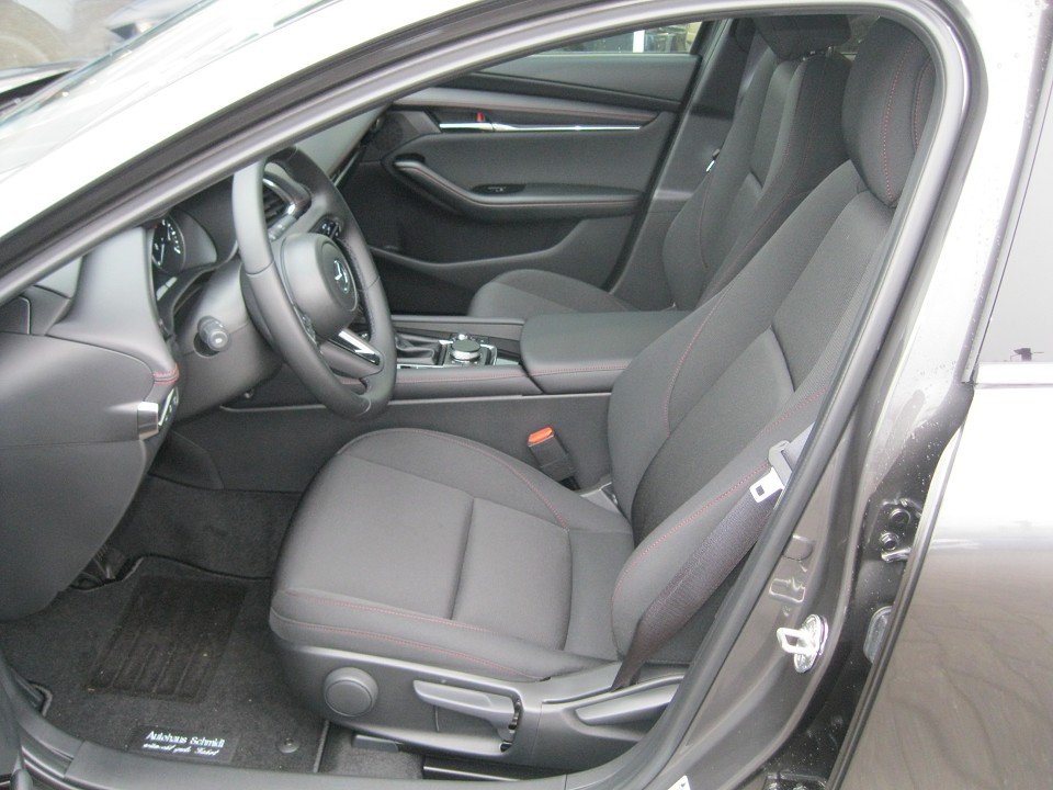 Mazda 3 2.5L e-SKYACTIV G 140ps Mazda 3 2.5L e-SKYACTIV G 140ps
