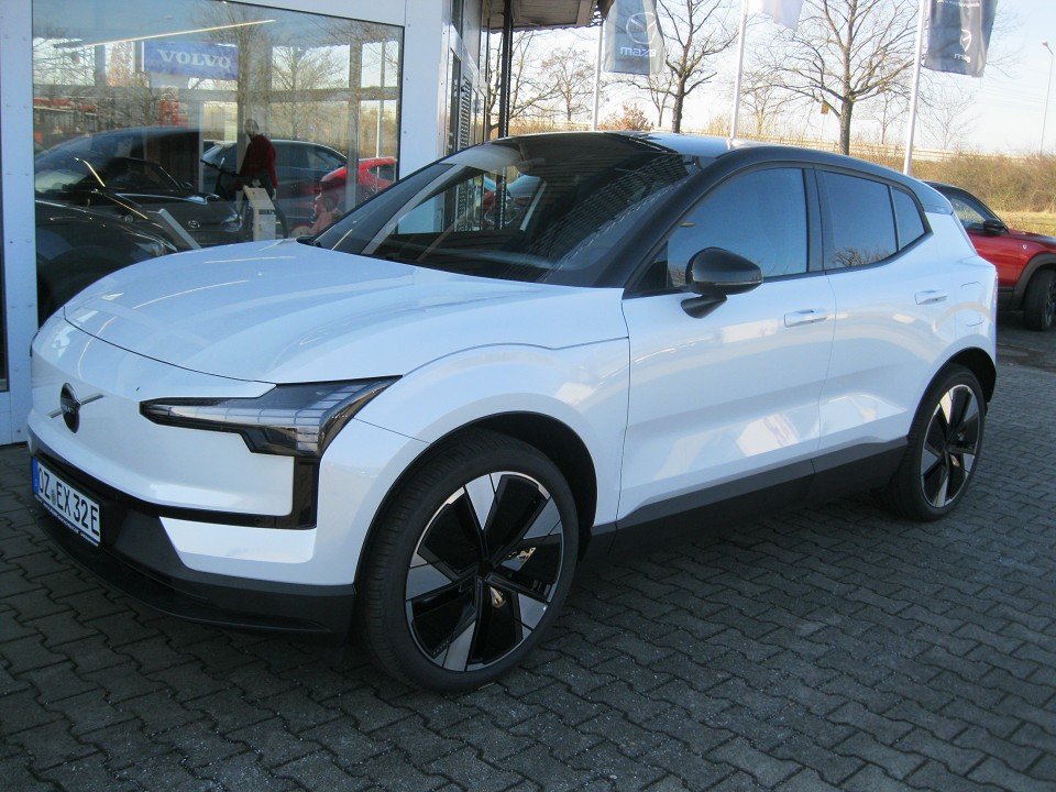 Volvo EX30 Twin Plus EX30 Twin Plus Volvo EX30 Twin Plus EX30 Twin Plus