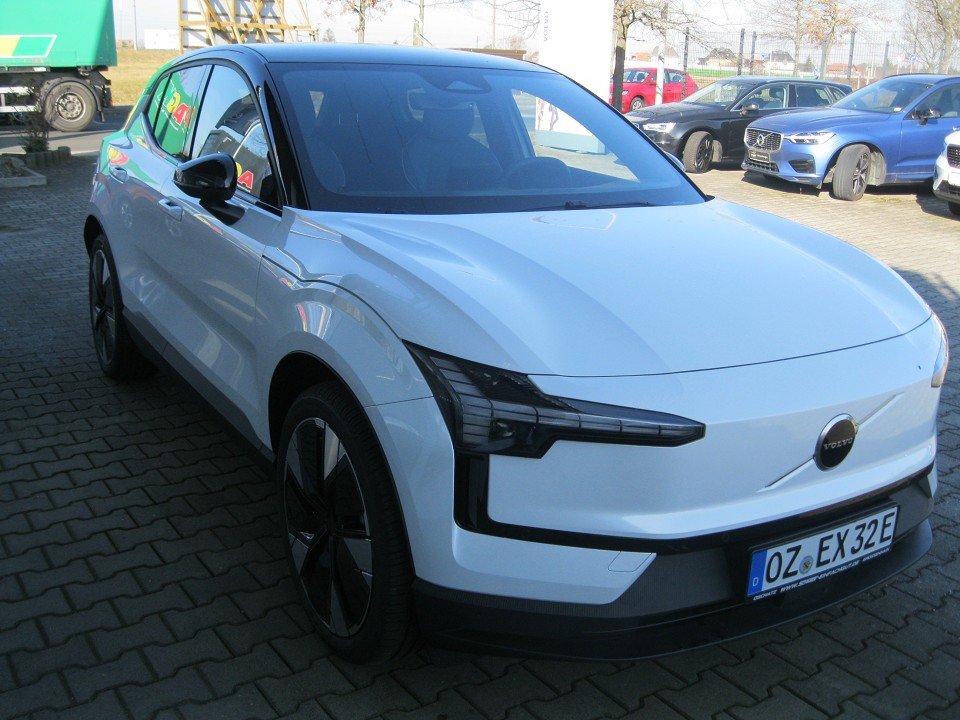 Volvo EX30 Twin Plus EX30 Twin Plus Volvo EX30 Twin Plus EX30 Twin Plus