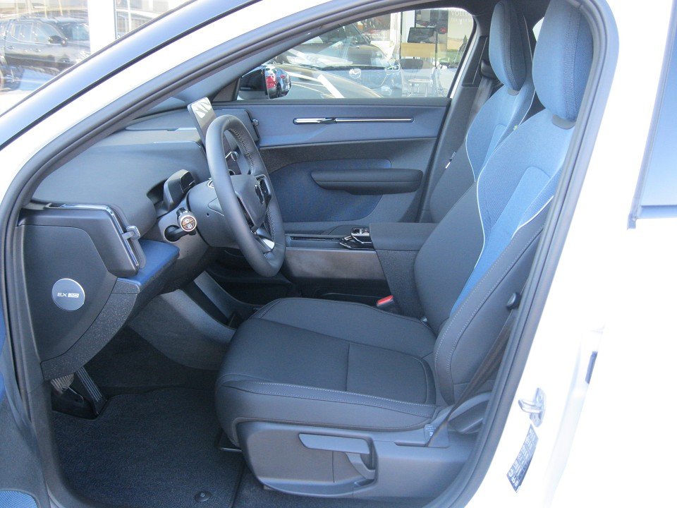 Volvo EX30 Twin Plus EX30 Twin Plus Volvo EX30 Twin Plus EX30 Twin Plus