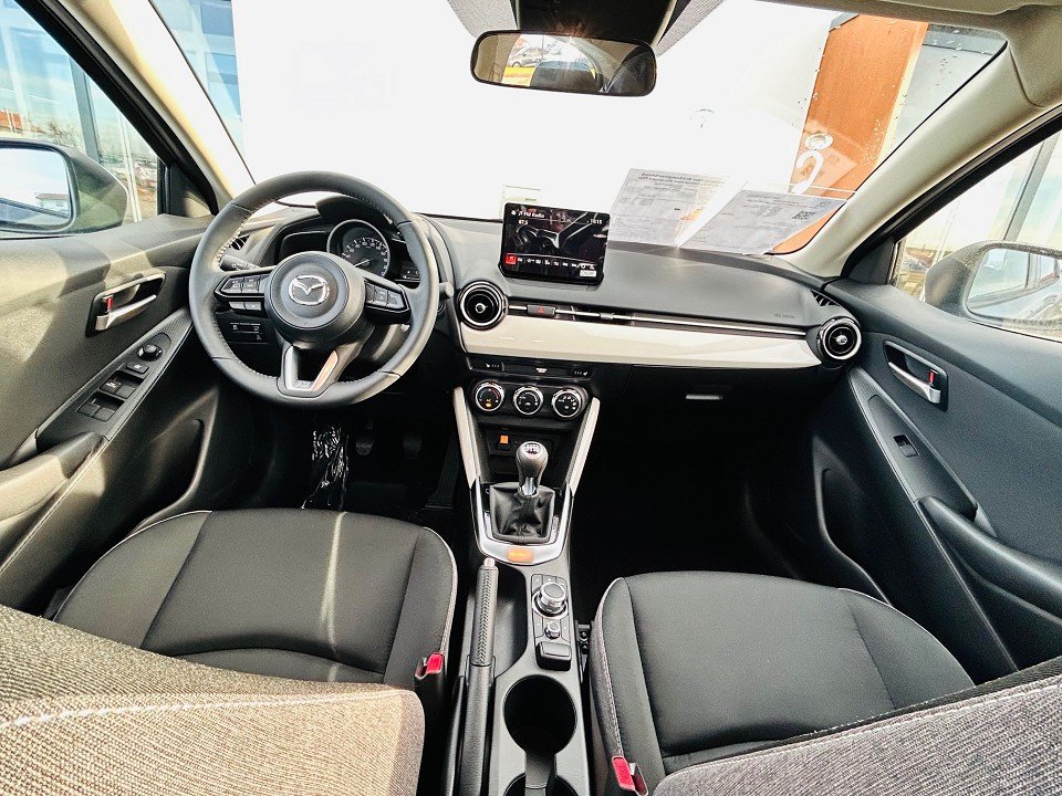 Mazda 2 1.5L e-SKYACTIV G 90ps Mazda 2 1.5L e-SKYACTIV G 90ps