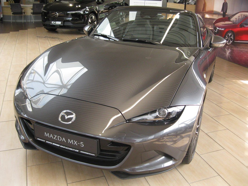 Mazda MX-5 2.0L SKYACTIV-G (184 hp) Mazda MX-5 2.0L SKYACTIV-G (184 hp)