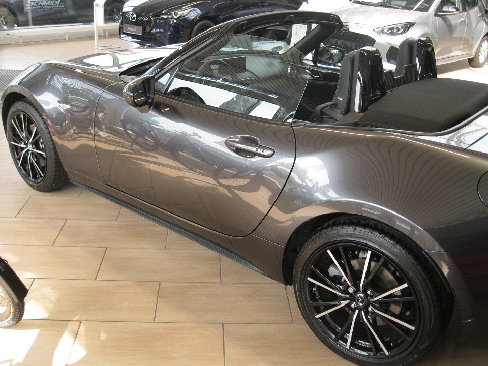 Mazda MX-5 2.0L SKYACTIV-G (184 hp) Mazda MX-5 2.0L SKYACTIV-G (184 hp)