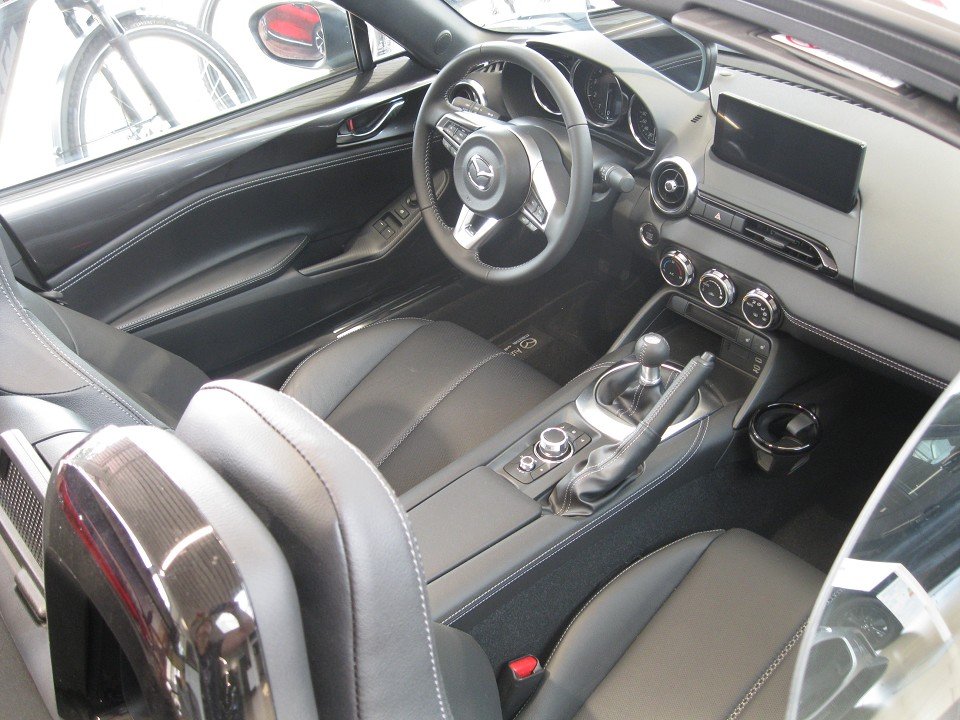 Mazda MX-5 2.0L SKYACTIV-G (184 hp) Mazda MX-5 2.0L SKYACTIV-G (184 hp)
