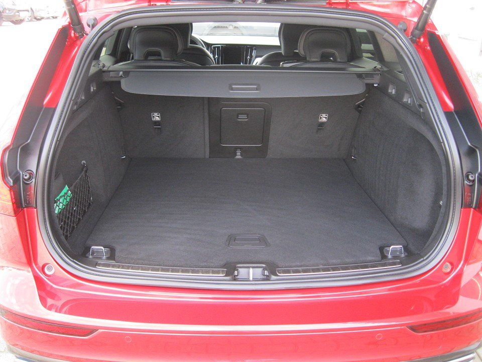 Volvo V60 B4 Benzin R-Design R-Design Volvo V60 B4 Benzin R-Design R-Design