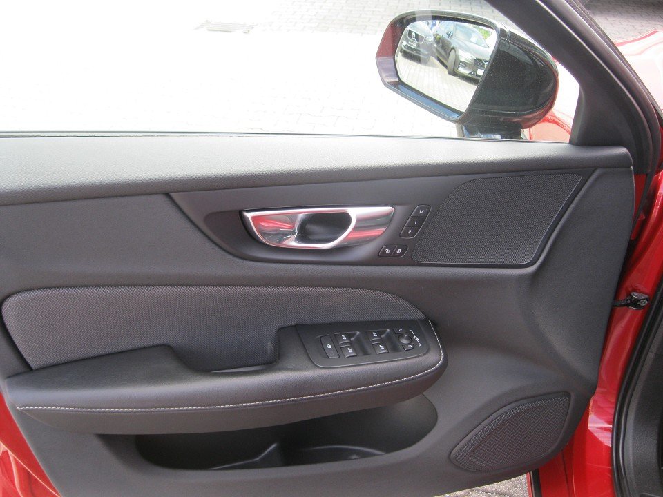 Volvo V60 B4 Benzin R-Design R-Design Volvo V60 B4 Benzin R-Design R-Design