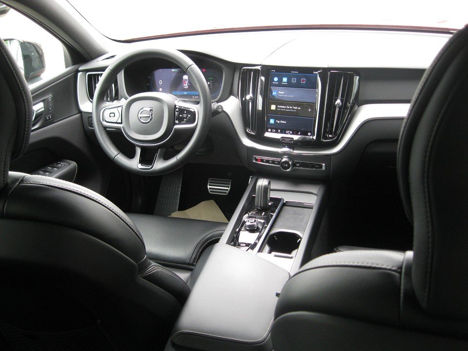 Volvo XC60 T6 Recharge R-Design Volvo XC60 T6 Recharge R-Design Volvo XC60 T6 Recharge R-Design Volvo XC60 T6 Recharge R-Design