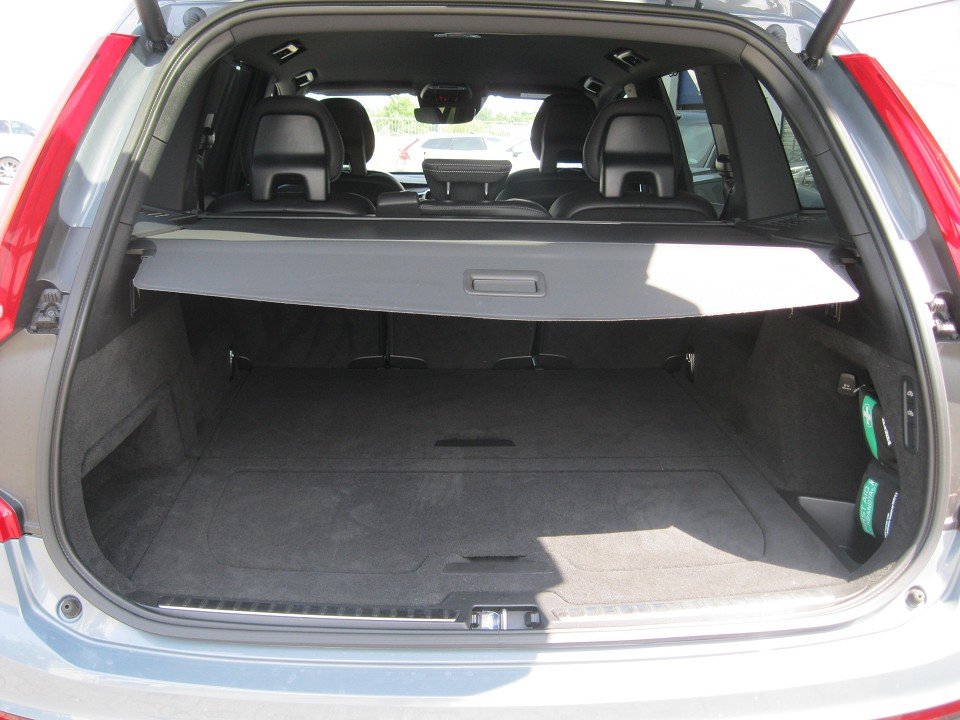 Volvo XC90 B6 Benzin R-Design XC90 B6 Benzin R-Design Volvo XC90 B6 Benzin R-Design XC90 B6 Benzin R-Design