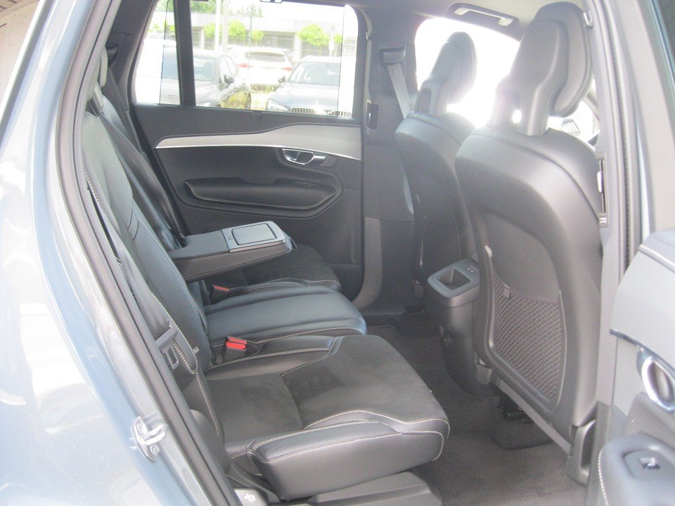 Volvo XC90 B6 Benzin R-Design XC90 B6 Benzin R-Design Volvo XC90 B6 Benzin R-Design XC90 B6 Benzin R-Design