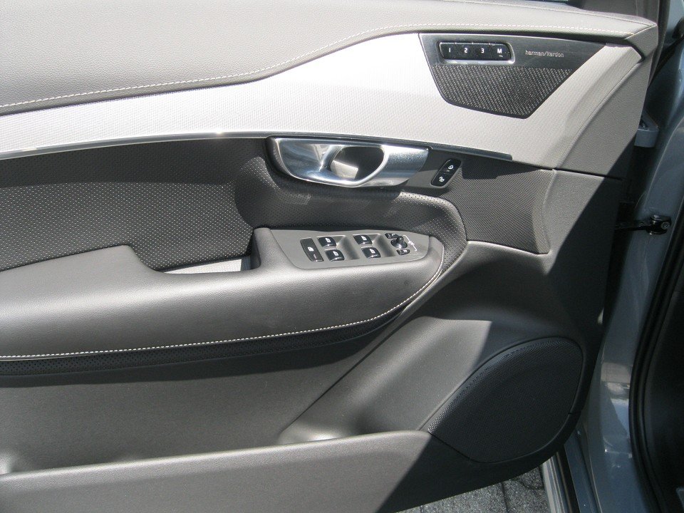 Volvo XC90 B6 Benzin R-Design XC90 B6 Benzin R-Design Volvo XC90 B6 Benzin R-Design XC90 B6 Benzin R-Design