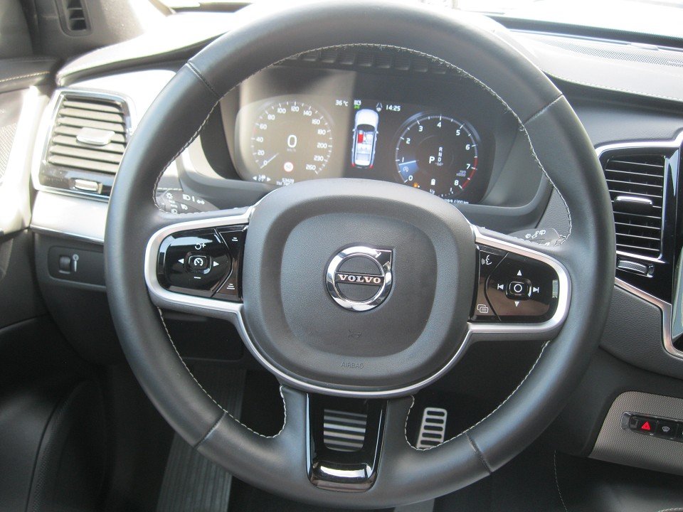 Volvo XC90 B6 Benzin R-Design XC90 B6 Benzin R-Design Volvo XC90 B6 Benzin R-Design XC90 B6 Benzin R-Design