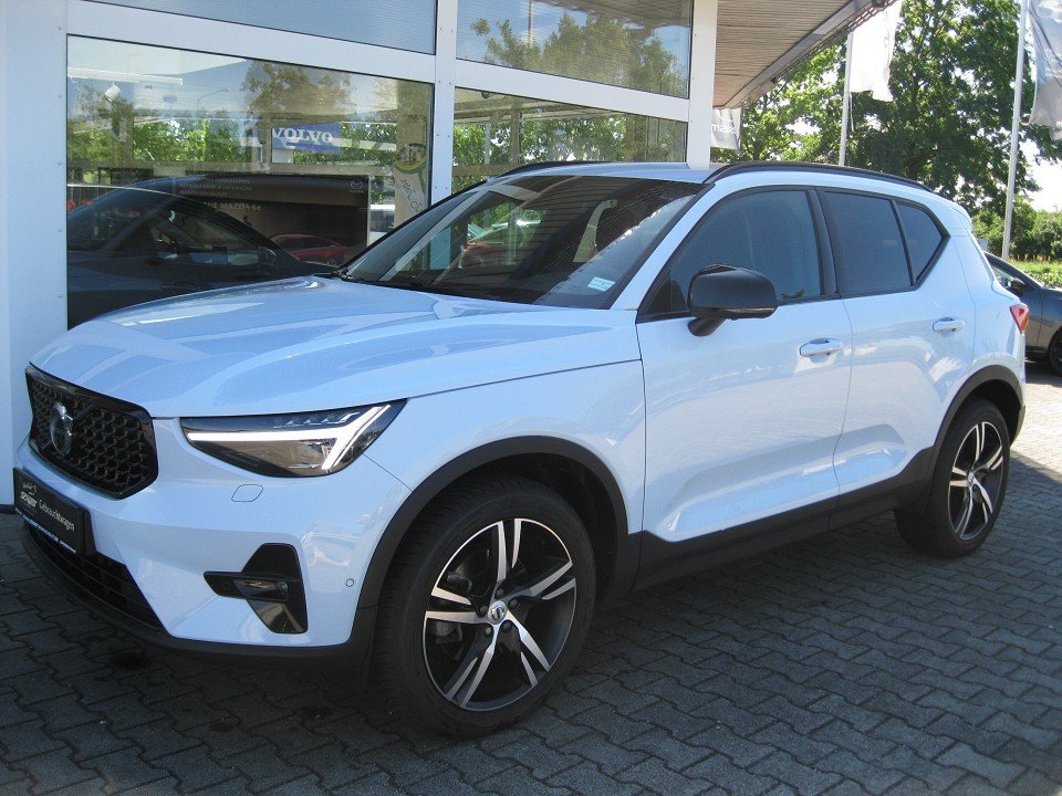 Volvo XC40 B3 Plus Dark Plus Dark Volvo XC40 B3 Plus Dark Plus Dark