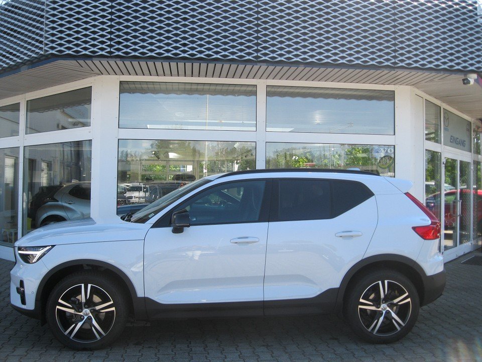 Volvo XC40 B3 Plus Dark Plus Dark Volvo XC40 B3 Plus Dark Plus Dark