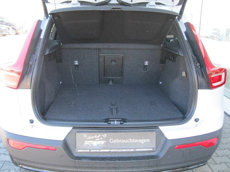 Volvo XC40 B3 Plus Dark Plus Dark Volvo XC40 B3 Plus Dark Plus Dark