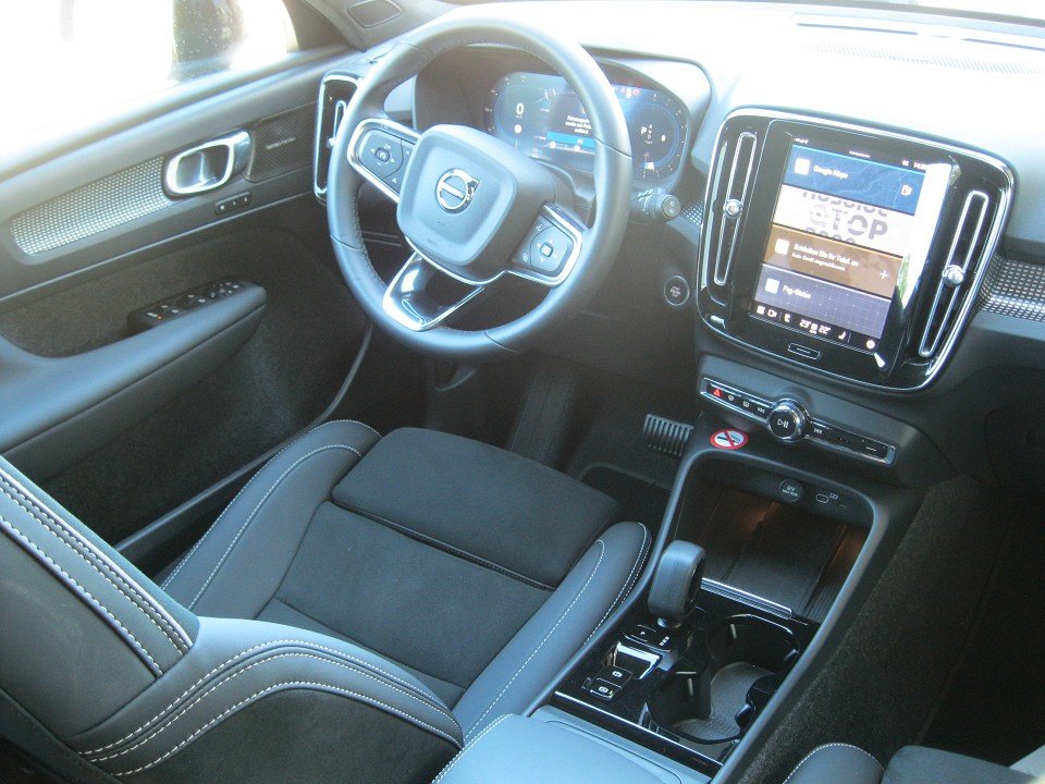 Volvo XC40 B3 Plus Dark Plus Dark Volvo XC40 B3 Plus Dark Plus Dark