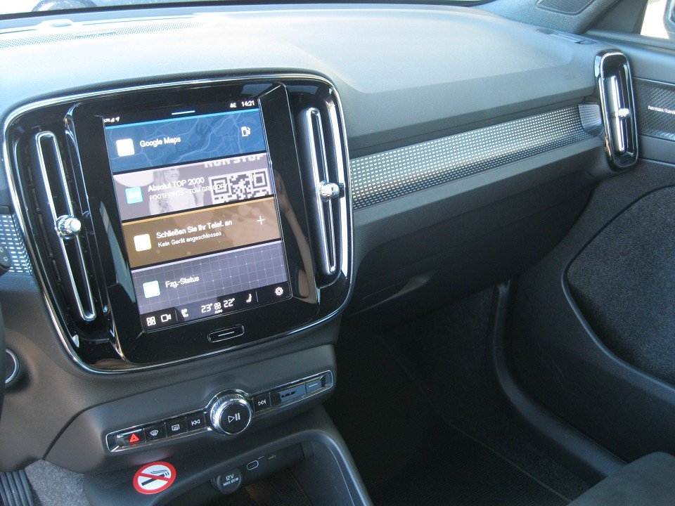 Volvo XC40 B3 Plus Dark Plus Dark Volvo XC40 B3 Plus Dark Plus Dark