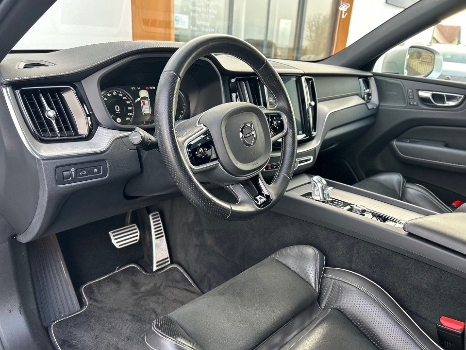 Volvo XC60 R Design AWD (EURO 6d-TEMP)  