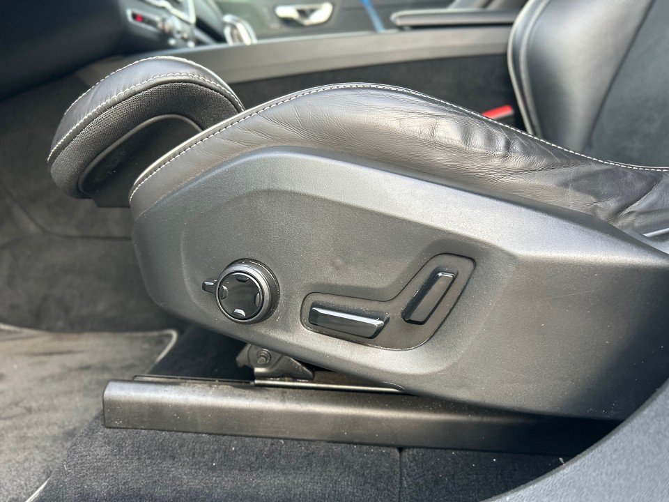 Volvo XC60 R Design AWD (EURO 6d-TEMP)  