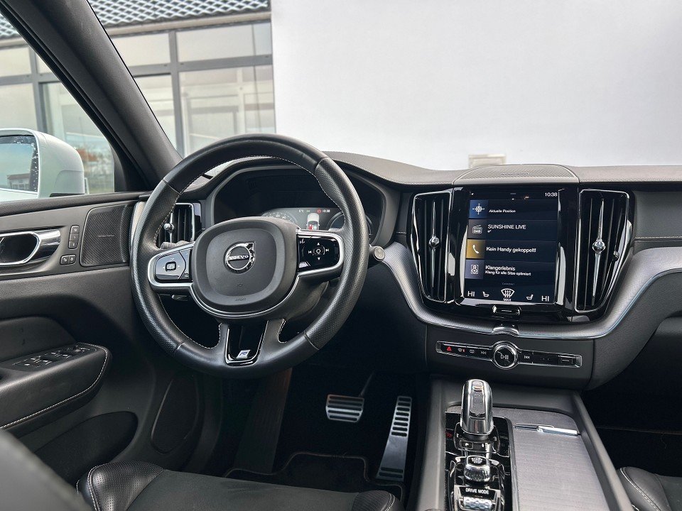 Volvo XC60 R Design AWD (EURO 6d-TEMP)  