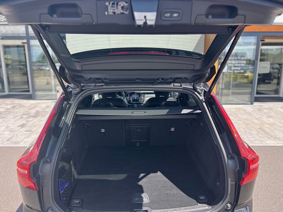 Volvo XC60 R Design AWD / Bowers / Massagesitze / Head-Up  