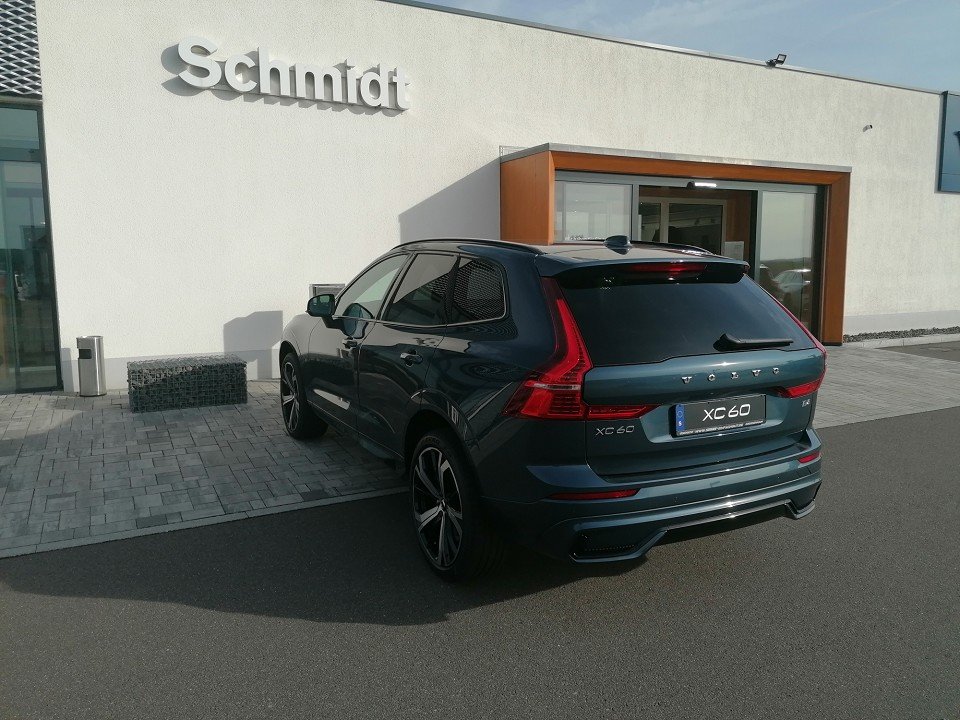 Volvo XC60 B4 Benzin Plus Dark XC60 B4 Benzin Plus Dark  