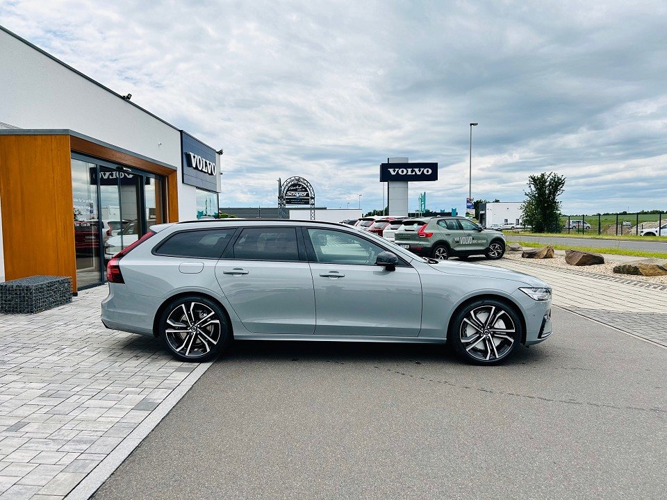 Volvo V90 Ultra Dark Recharge Plug In Ultra Dark Recharge Plug-In Hybrid AWD  