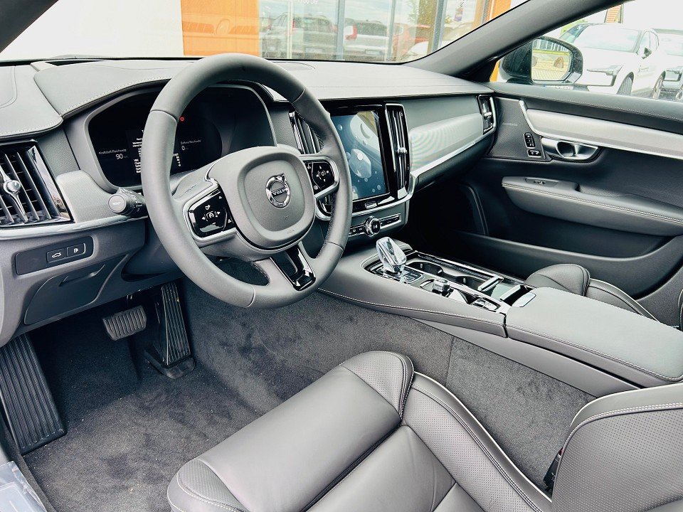 Volvo V90 Ultra Dark Recharge Plug In Ultra Dark Recharge Plug-In Hybrid AWD  