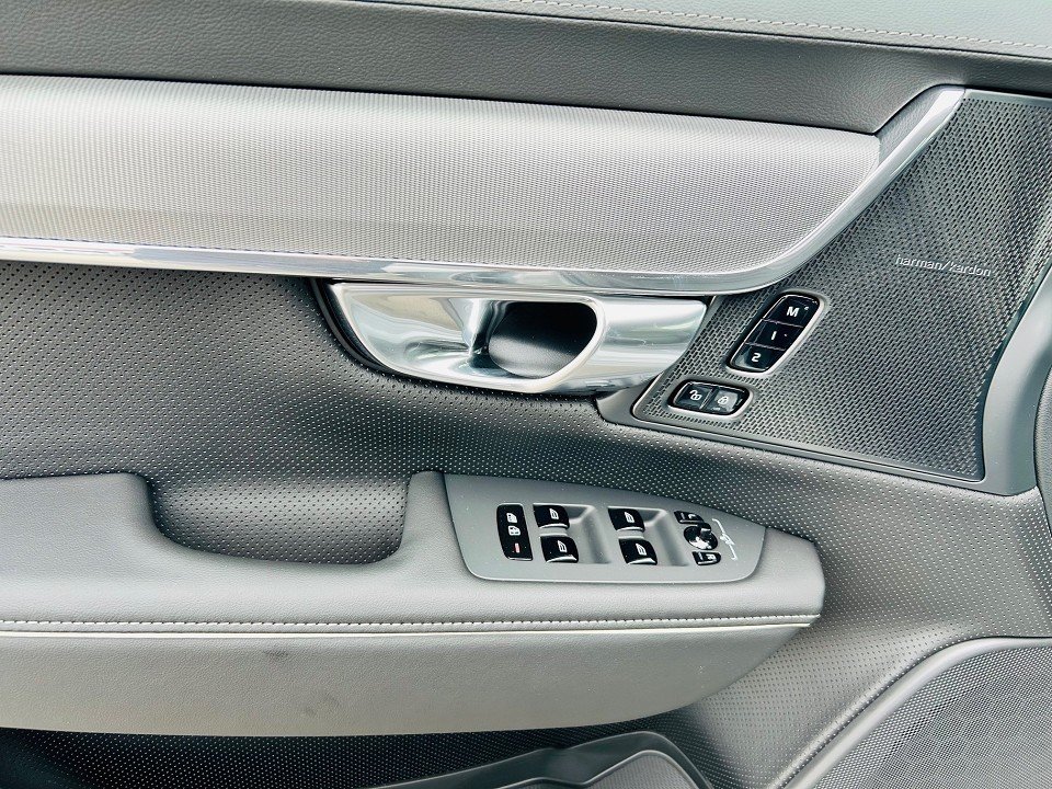 Volvo V90 Ultra Dark Recharge Plug In Ultra Dark Recharge Plug-In Hybrid AWD  