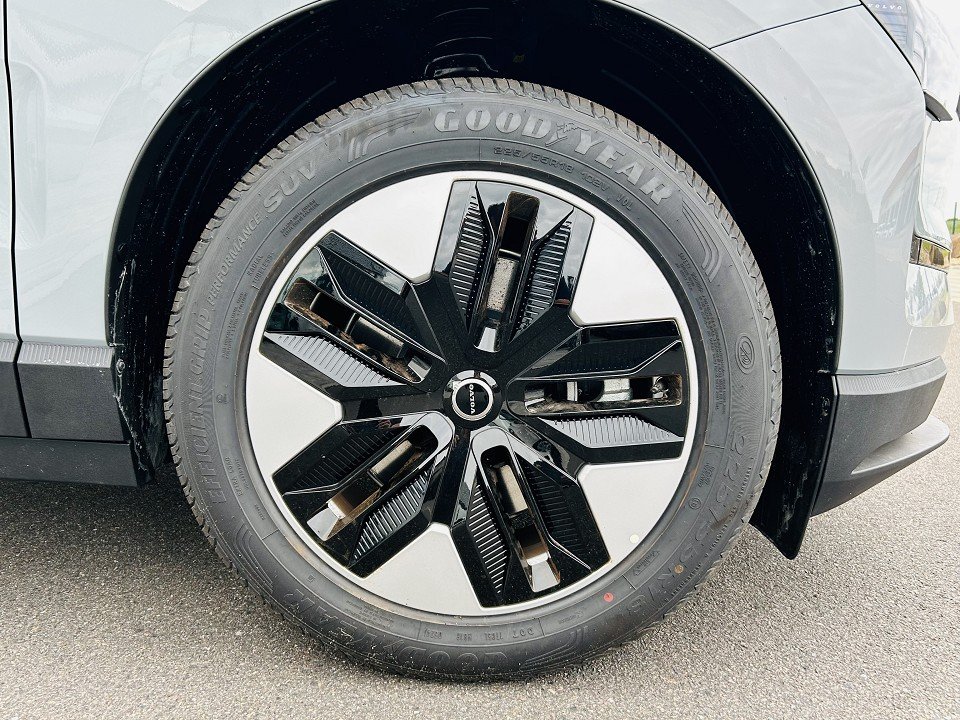 Volvo EX30 Single Motor Extended Range Ultra  