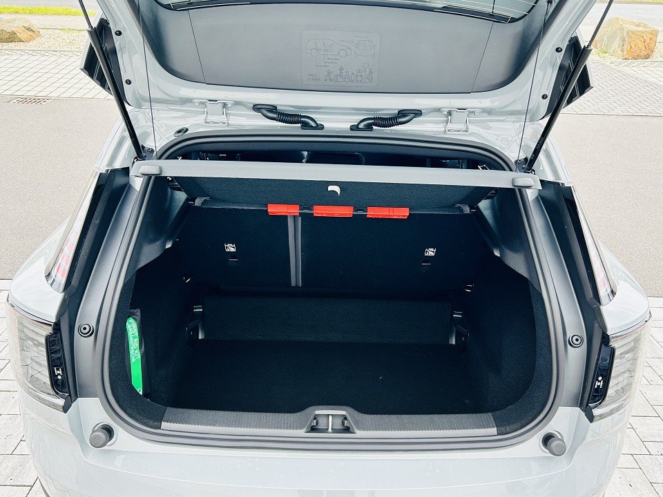 Volvo EX30 Single Motor Extended Range Ultra  