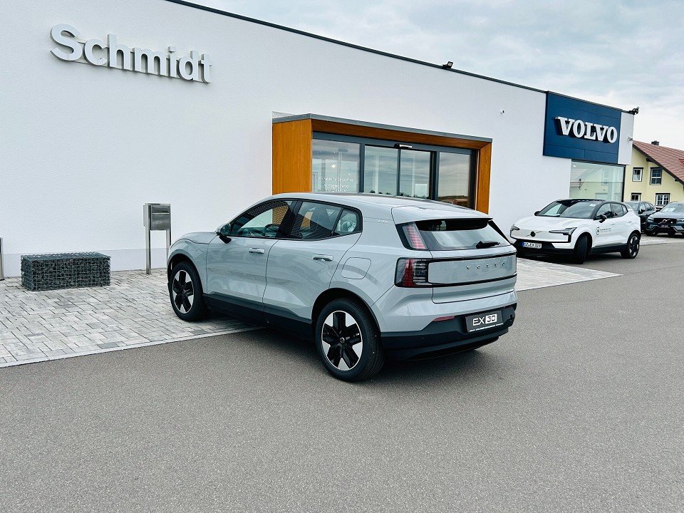 Volvo EX30 Single Motor Extended Range Ultra  