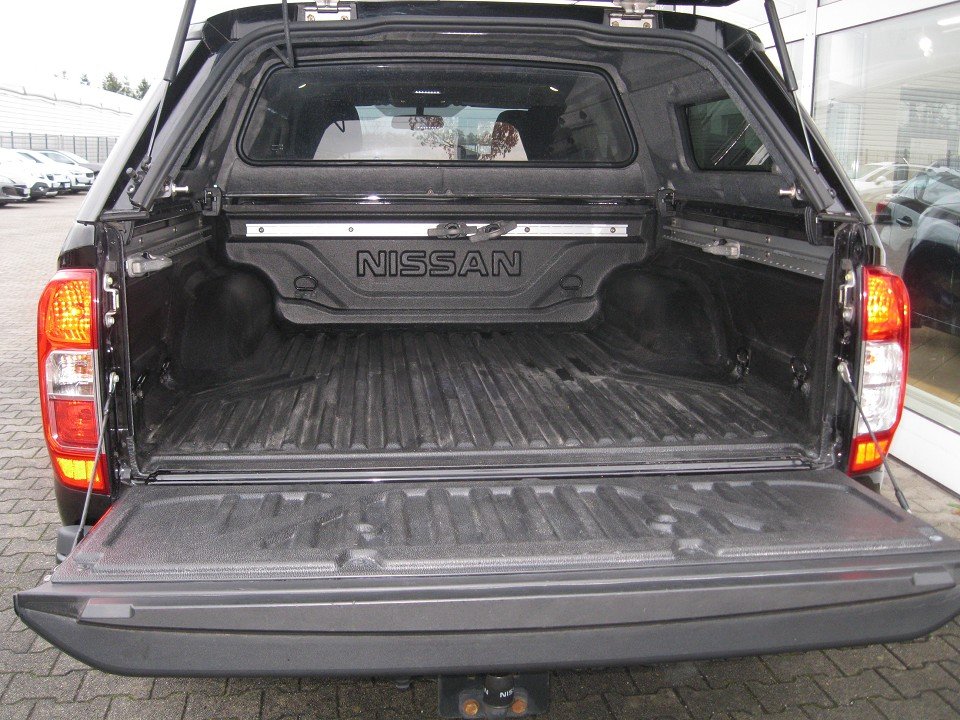 Nissan Navara NP300 (D23M)(12.2015->) N-Guard Double Cab 4x4  